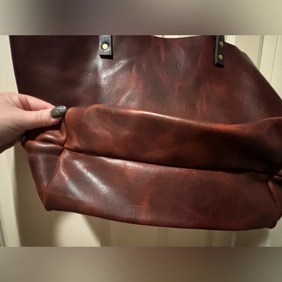 Portland Leather Goods Large Tote in Lava w/Black Handles - Picture 5 of 8